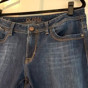DL1961 Lindsey Straight Slim jeans size 32